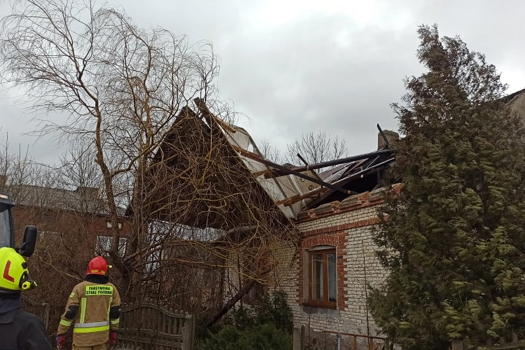 Wichury w powiecie poddębickim. Ponad 30 interwencji strażaków