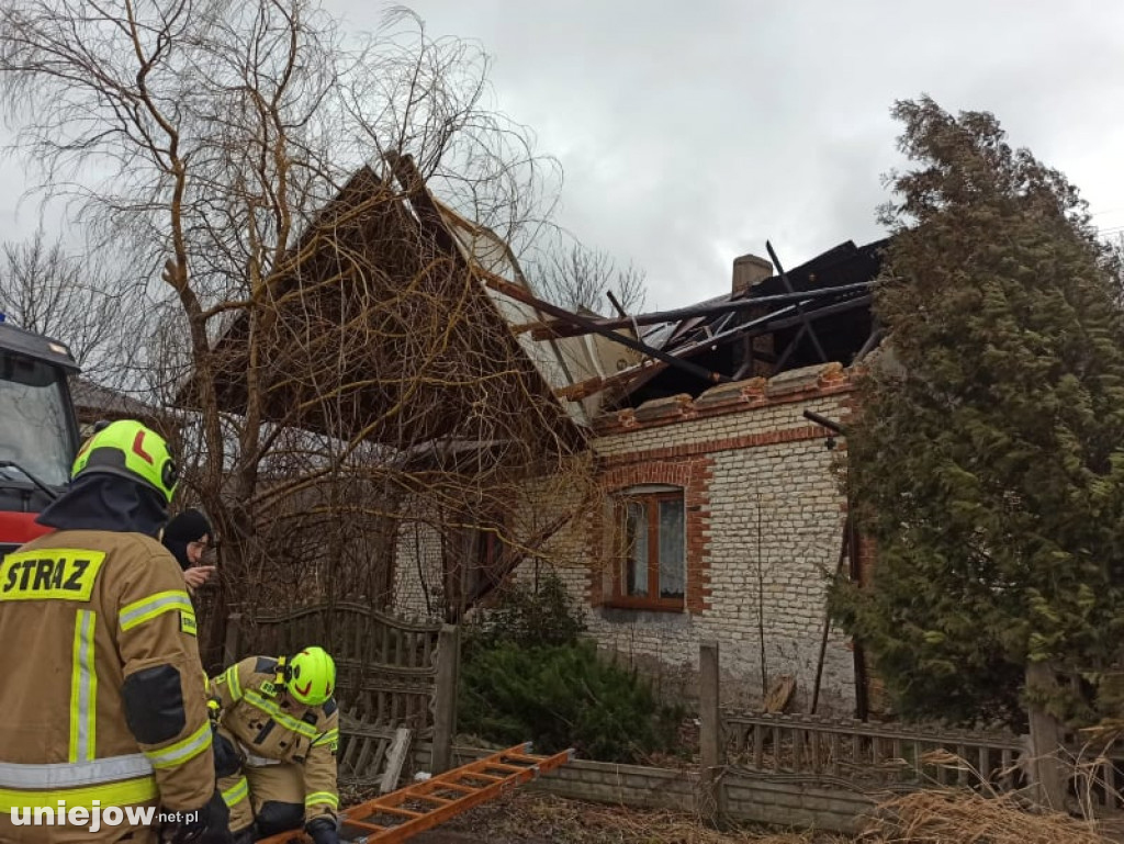 Wichury w powiecie poddębickim. Ponad 30 interwencji strażaków
