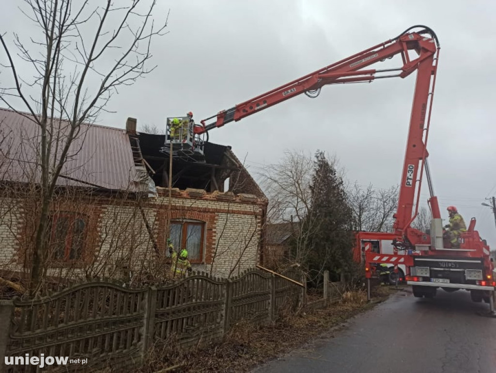 Wichury w powiecie poddębickim. Ponad 30 interwencji strażaków