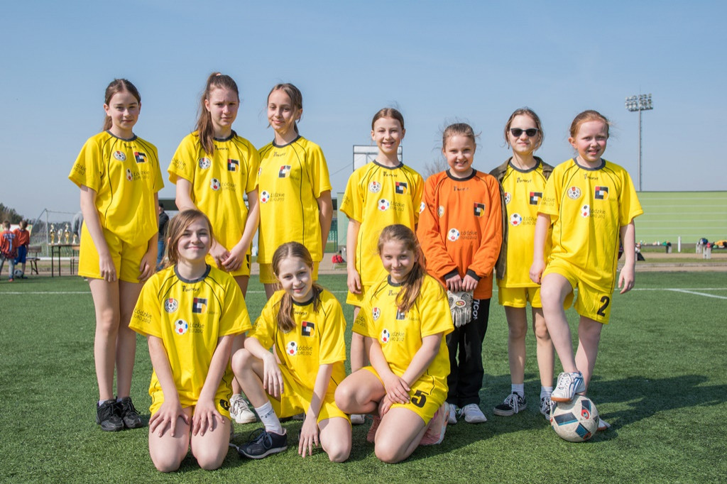 XXII  ,,Z podwórka na Stadion o puchar Tymbarku