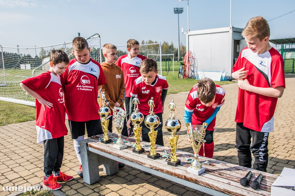 XXII  ,,Z podwórka na Stadion o puchar Tymbarku
