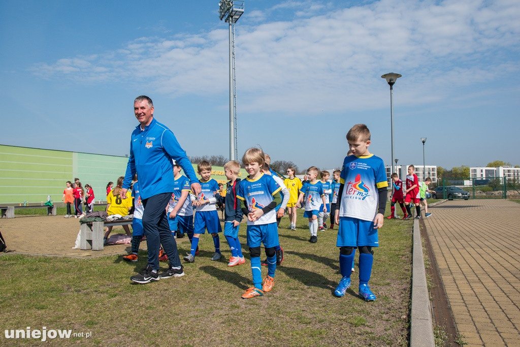 XXII  ,,Z podwórka na Stadion o puchar Tymbarku