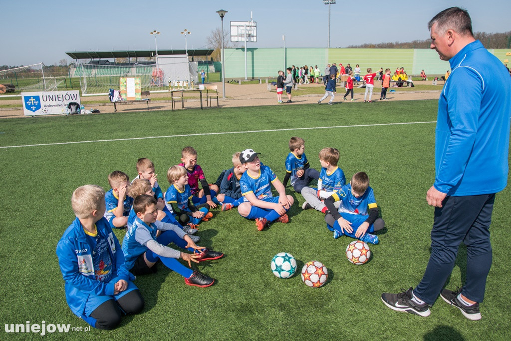 XXII  ,,Z podwórka na Stadion o puchar Tymbarku