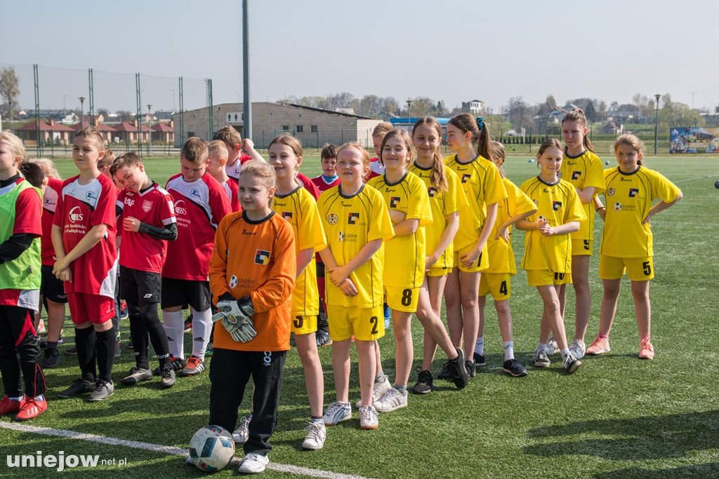 XXII  ,,Z podwórka na Stadion o puchar Tymbarku