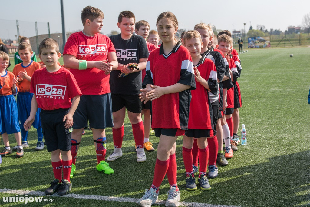 XXII  ,,Z podwórka na Stadion o puchar Tymbarku