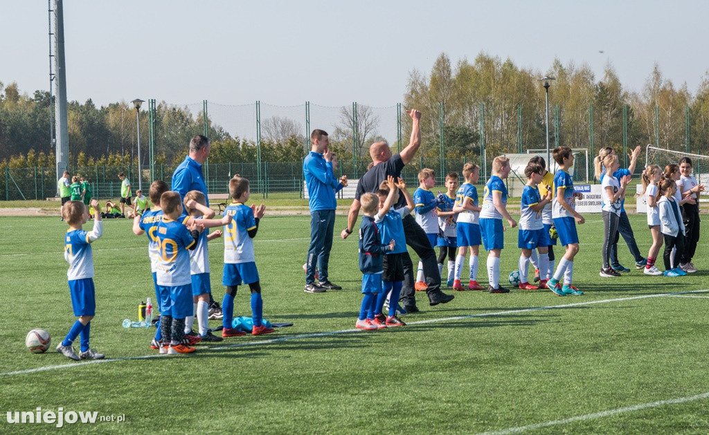 XXII  ,,Z podwórka na Stadion o puchar Tymbarku