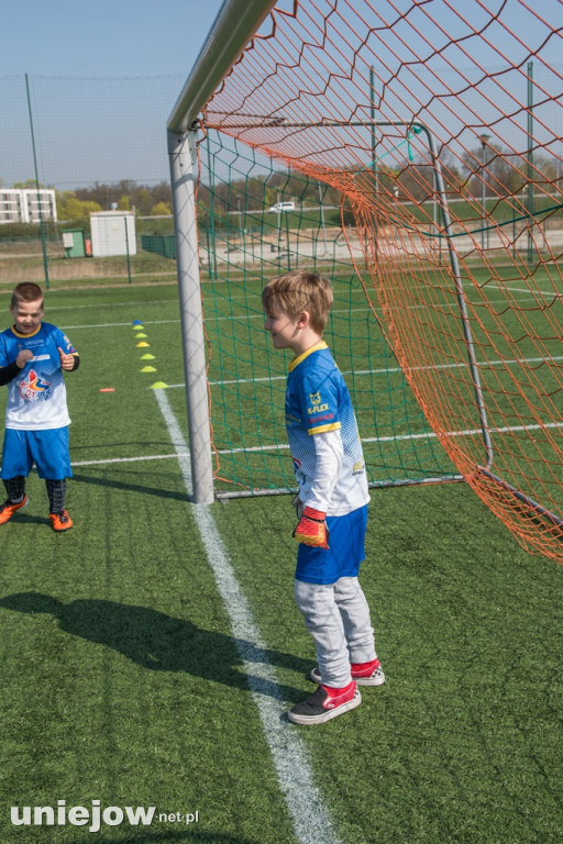 XXII  ,,Z podwórka na Stadion o puchar Tymbarku