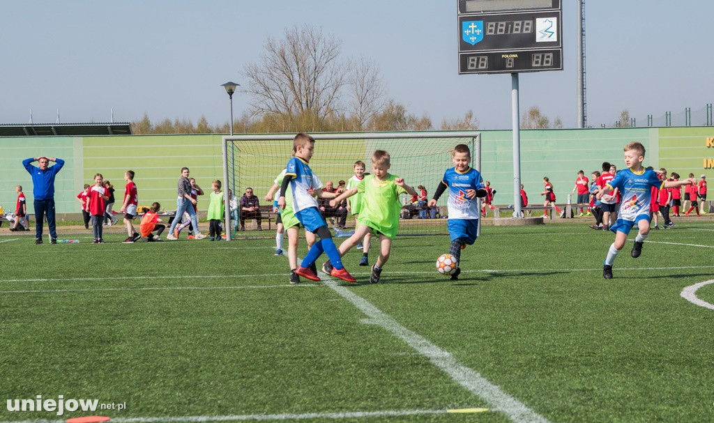 XXII  ,,Z podwórka na Stadion o puchar Tymbarku