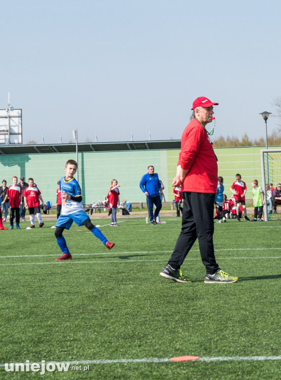 XXII  ,,Z podwórka na Stadion o puchar Tymbarku