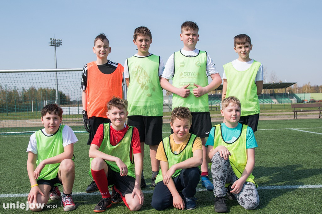 XXII  ,,Z podwórka na Stadion o puchar Tymbarku