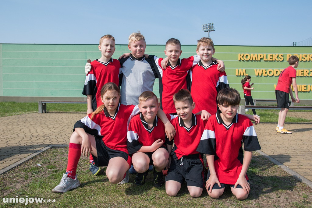 XXII  ,,Z podwórka na Stadion o puchar Tymbarku