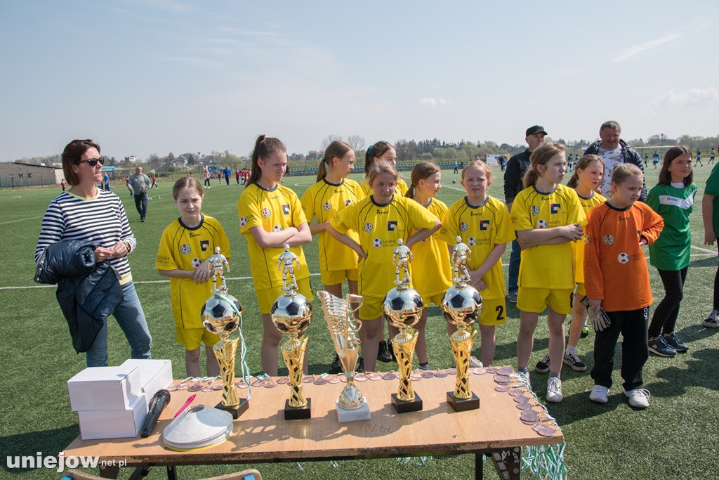 XXII  ,,Z podwórka na Stadion o puchar Tymbarku