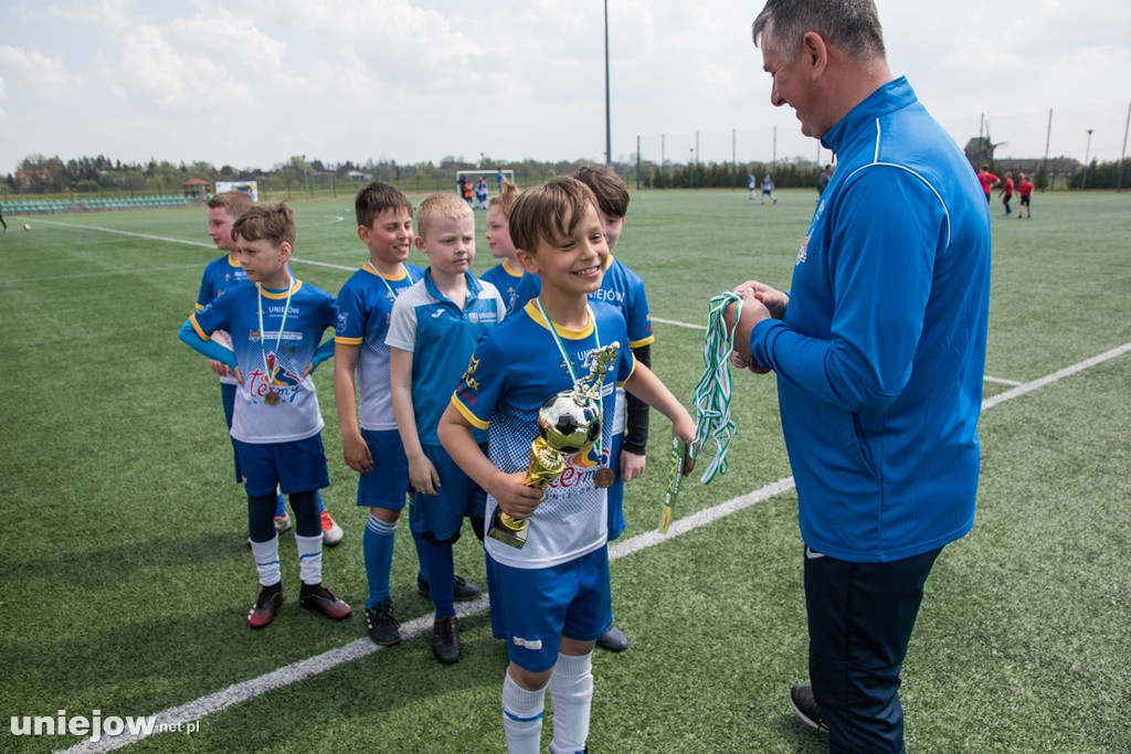 XXII  ,,Z podwórka na Stadion o puchar Tymbarku