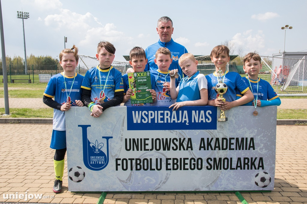 XXII  ,,Z podwórka na Stadion o puchar Tymbarku