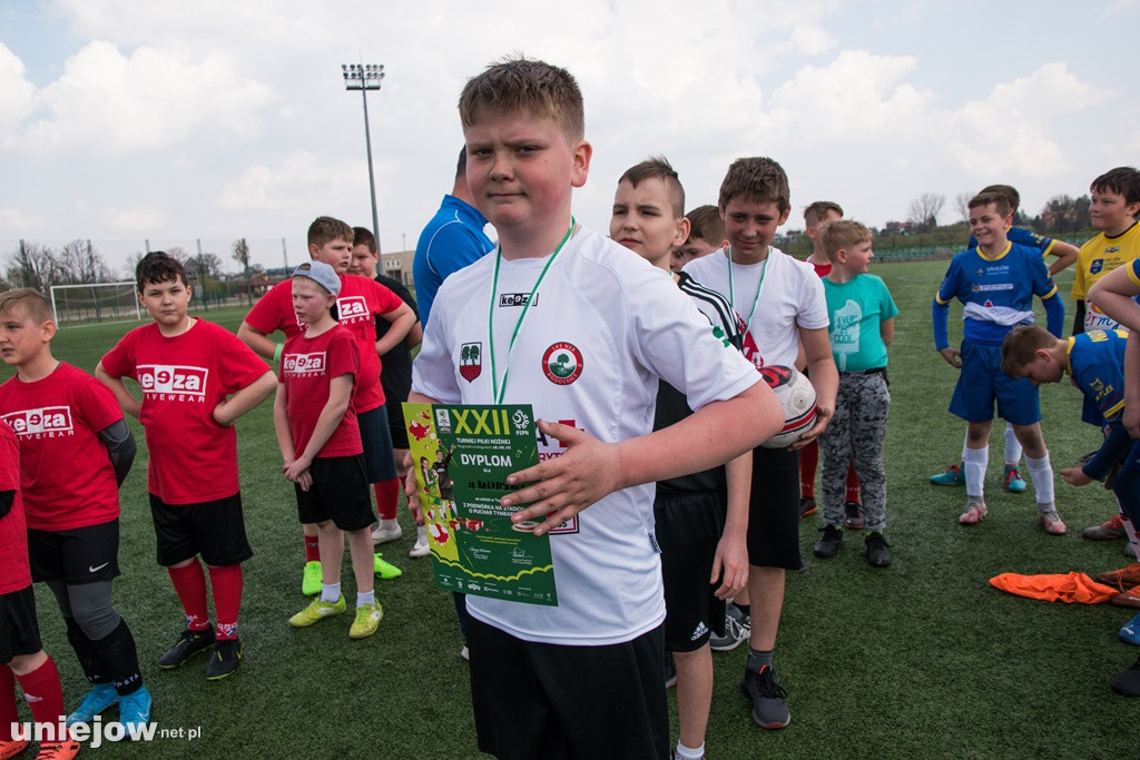 XXII  ,,Z podwórka na Stadion o puchar Tymbarku