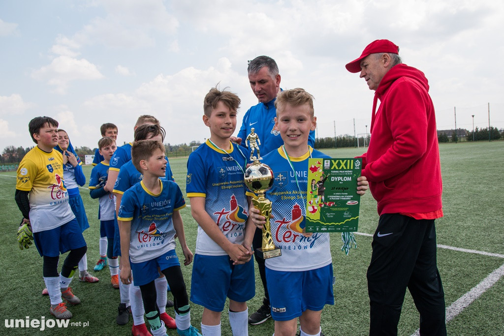 XXII  ,,Z podwórka na Stadion o puchar Tymbarku