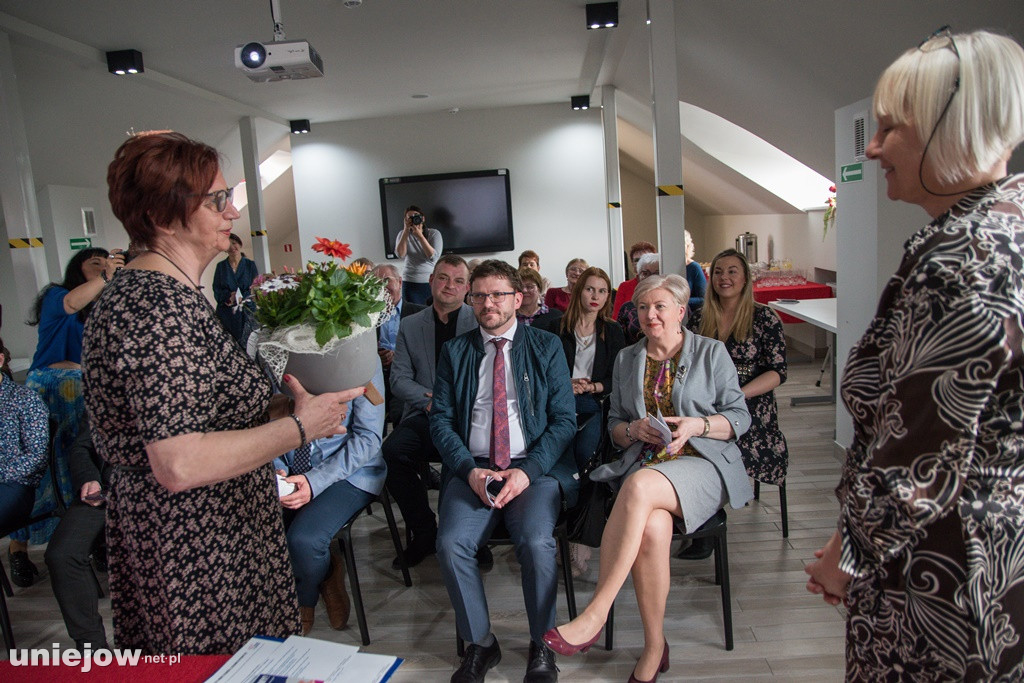 W Uniejowie walczą z dziadurzeniem