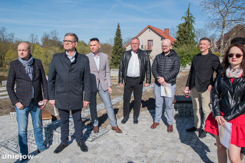 W Winnicy Bogumiła zasadzono pierwsze winorośle. Z