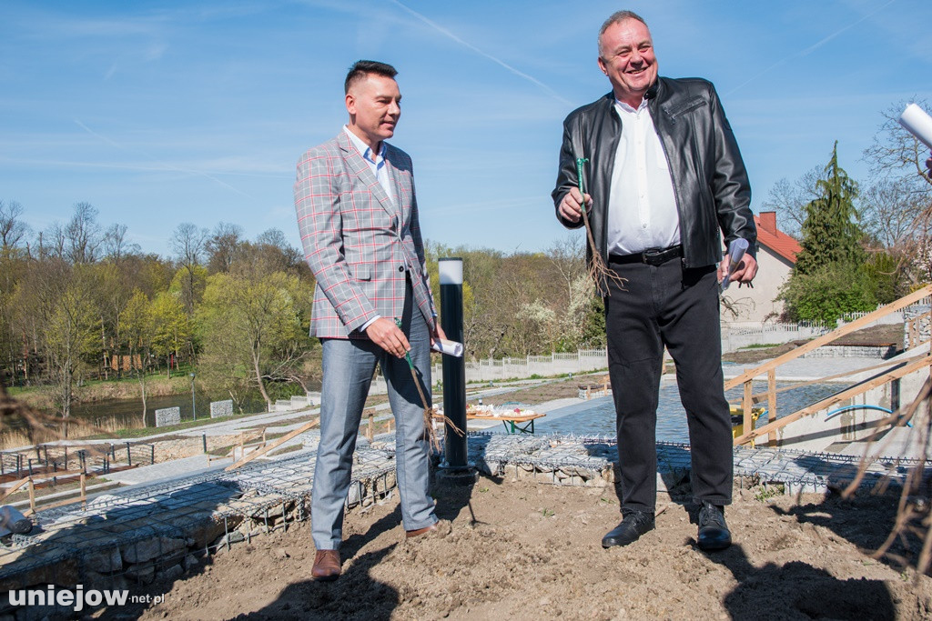 W Winnicy Bogumiła zasadzono pierwsze winorośle. Z