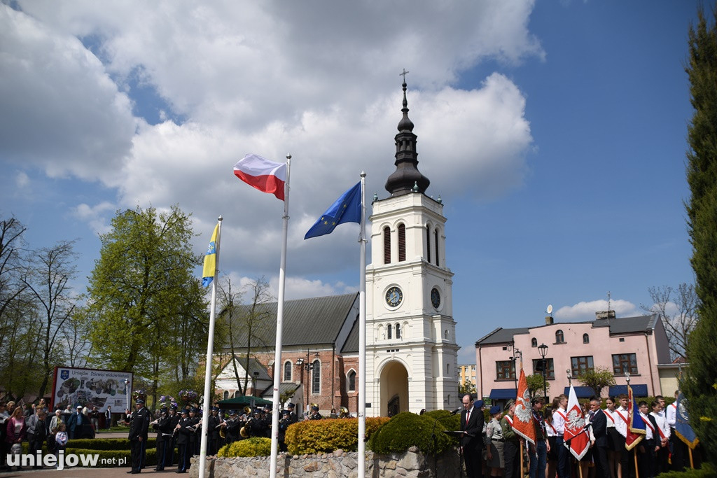 W Uniejowie radośnie uczczono święto Konstytucji 3 Maja