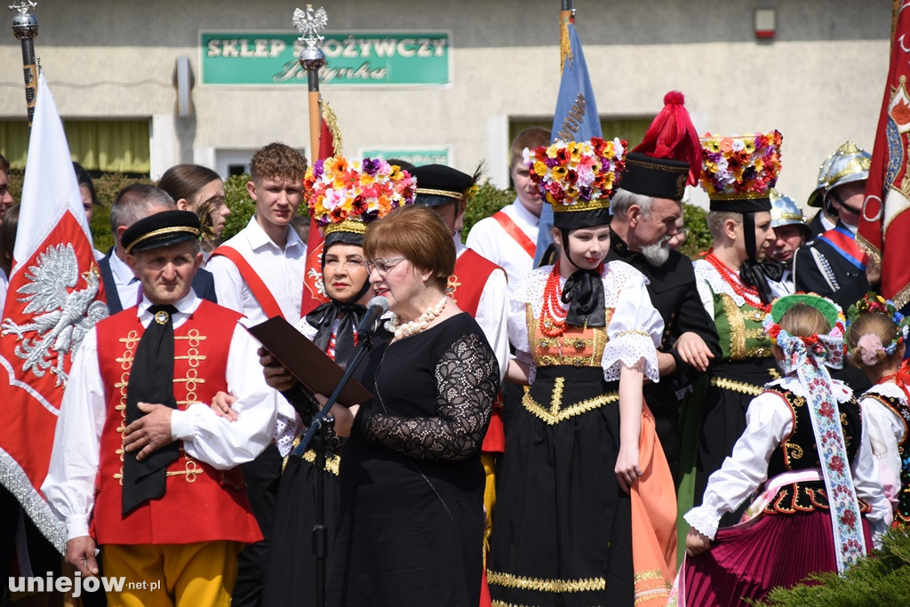 W Uniejowie radośnie uczczono święto Konstytucji 3 Maja
