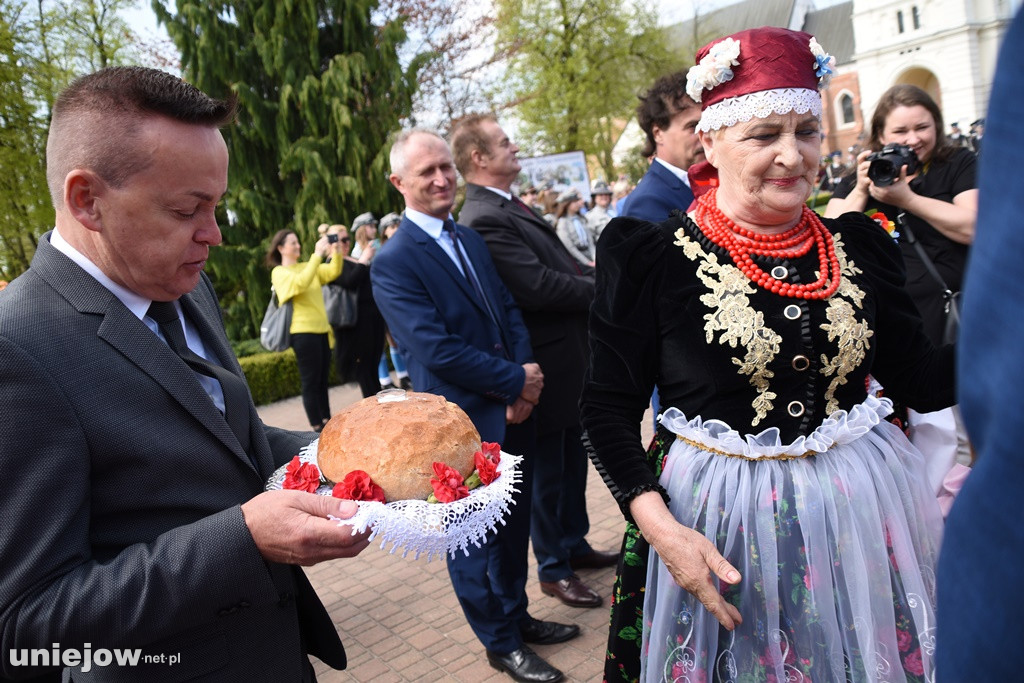 W Uniejowie radośnie uczczono święto Konstytucji 3 Maja