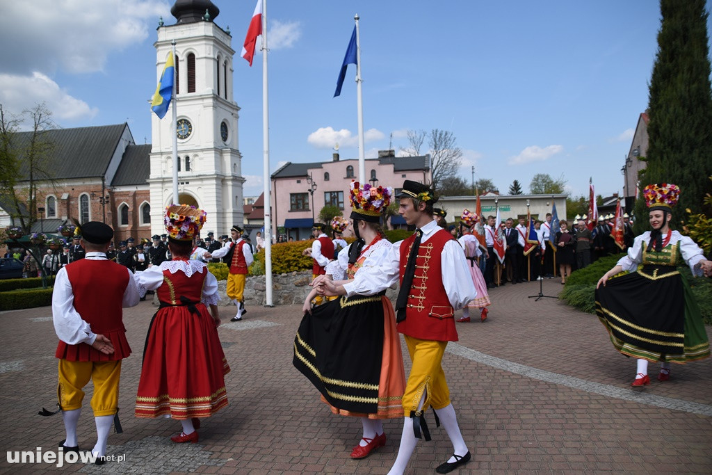 W Uniejowie radośnie uczczono święto Konstytucji 3 Maja