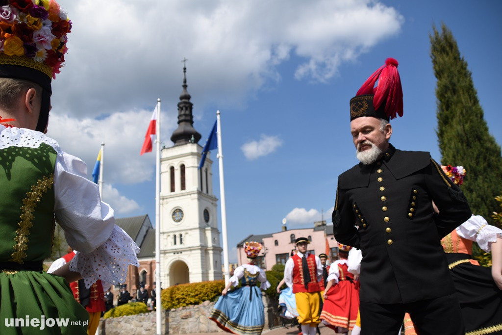 W Uniejowie radośnie uczczono święto Konstytucji 3 Maja