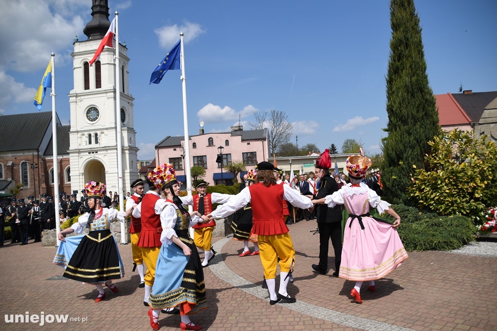 W Uniejowie radośnie uczczono święto Konstytucji 3 Maja
