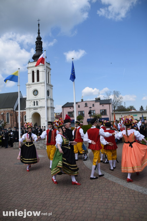 W Uniejowie radośnie uczczono święto Konstytucji 3 Maja