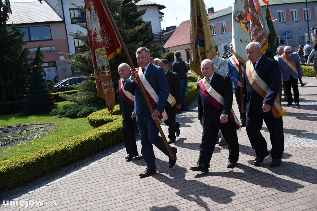 W Uniejowie radośnie uczczono święto Konstytucji 3 Maja