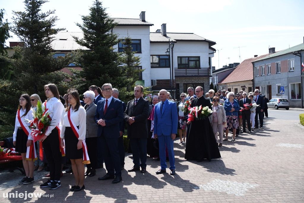 W Uniejowie radośnie uczczono święto Konstytucji 3 Maja