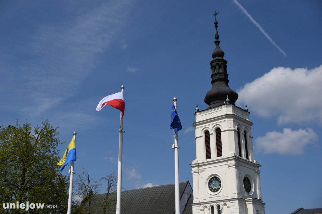 W Uniejowie radośnie uczczono święto Konstytucji 3 Maja