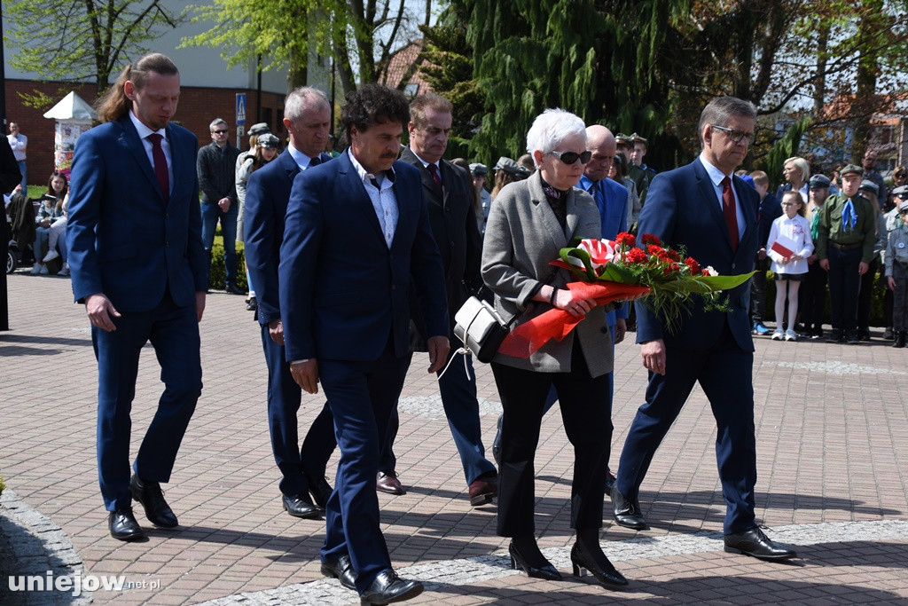 W Uniejowie radośnie uczczono święto Konstytucji 3 Maja
