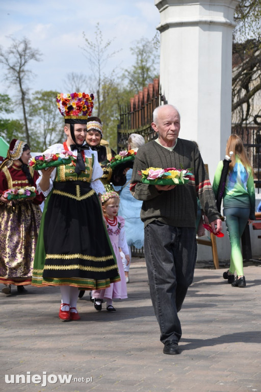 W Uniejowie radośnie uczczono święto Konstytucji 3 Maja