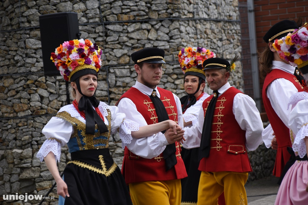 W Uniejowie radośnie uczczono święto Konstytucji 3 Maja