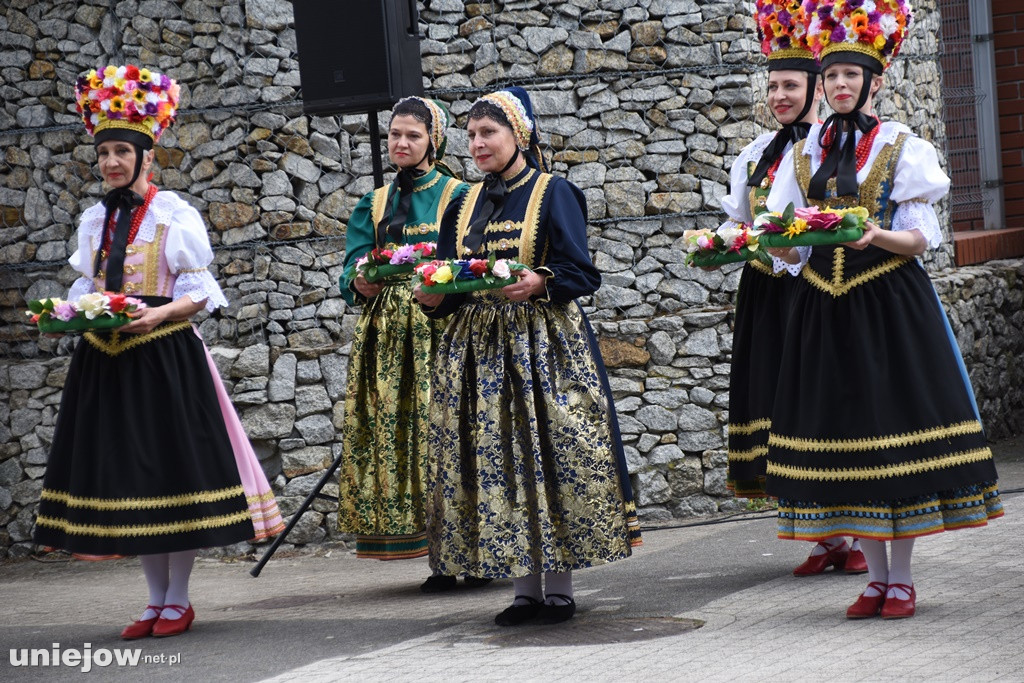 W Uniejowie radośnie uczczono święto Konstytucji 3 Maja