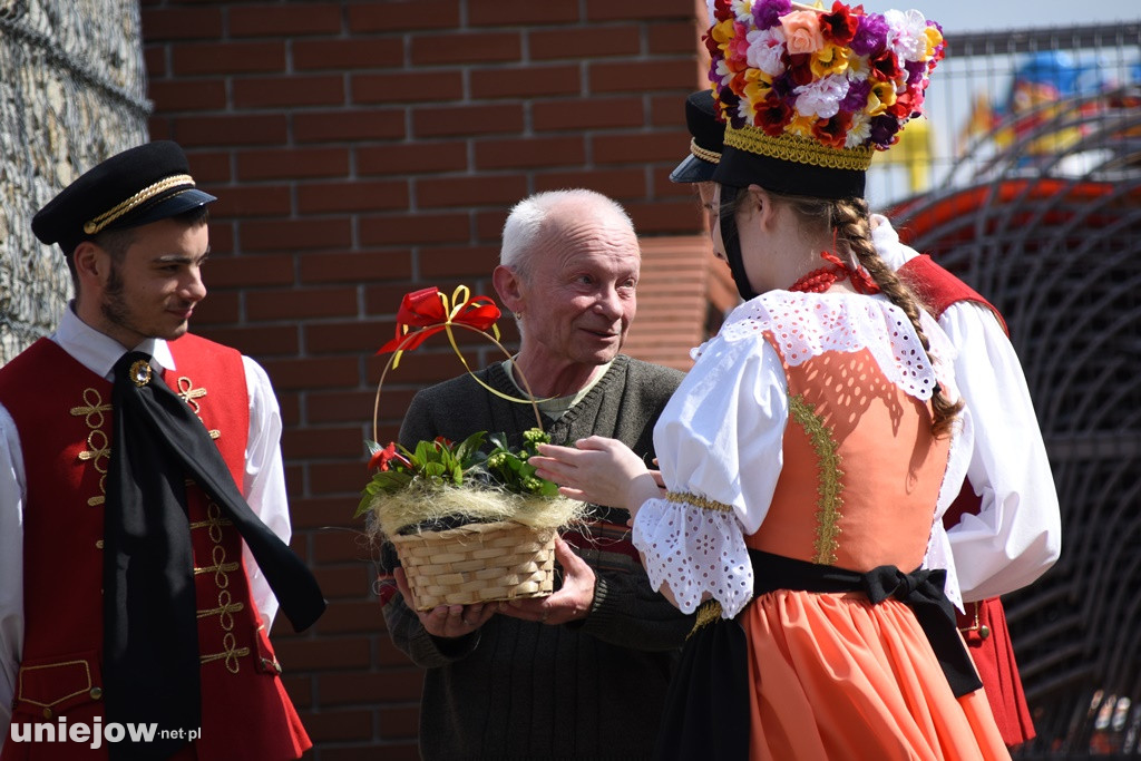 W Uniejowie radośnie uczczono święto Konstytucji 3 Maja