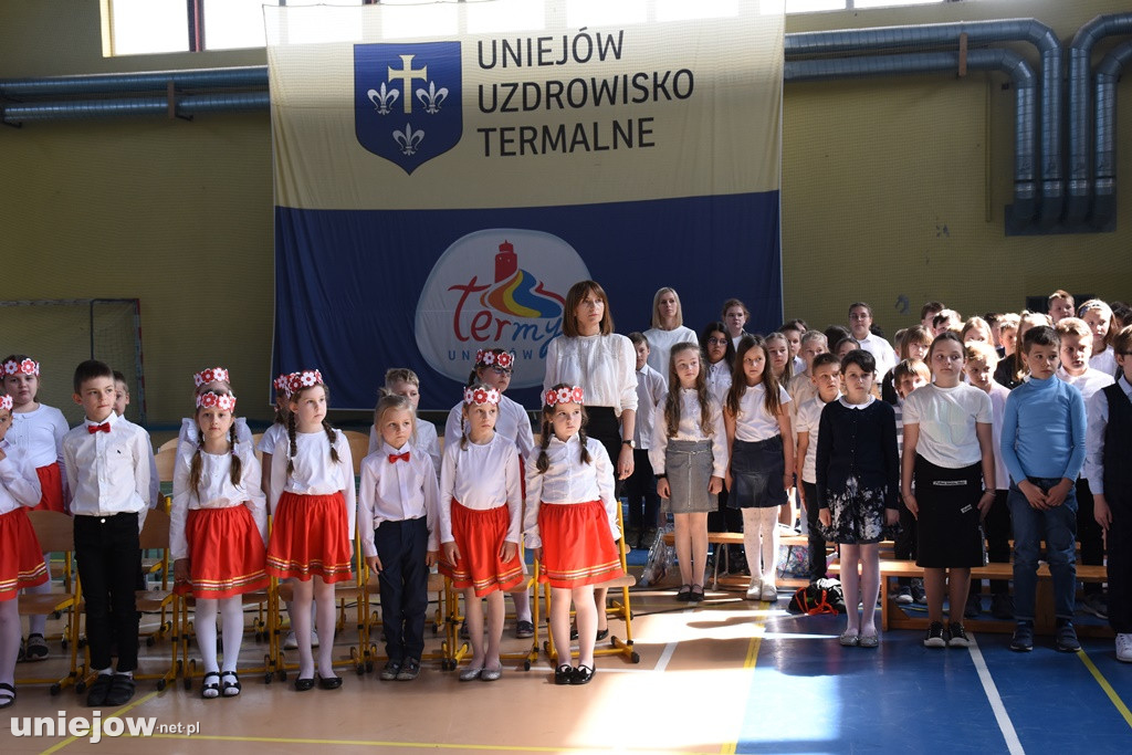 W Uniejowie świętowano 45-lecie nadania szkole imienia