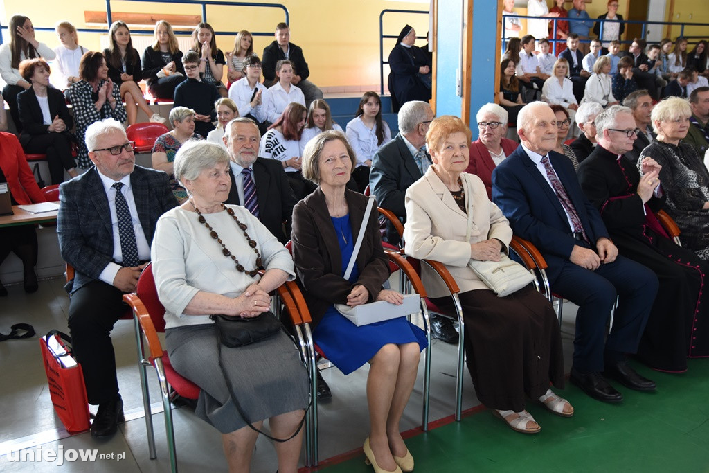 W Uniejowie świętowano 45-lecie nadania szkole imienia