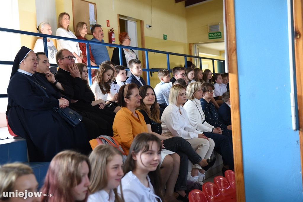W Uniejowie świętowano 45-lecie nadania szkole imienia