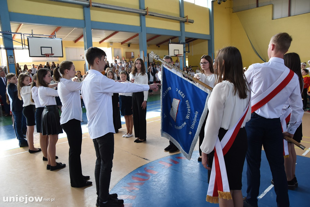 W Uniejowie świętowano 45-lecie nadania szkole imienia