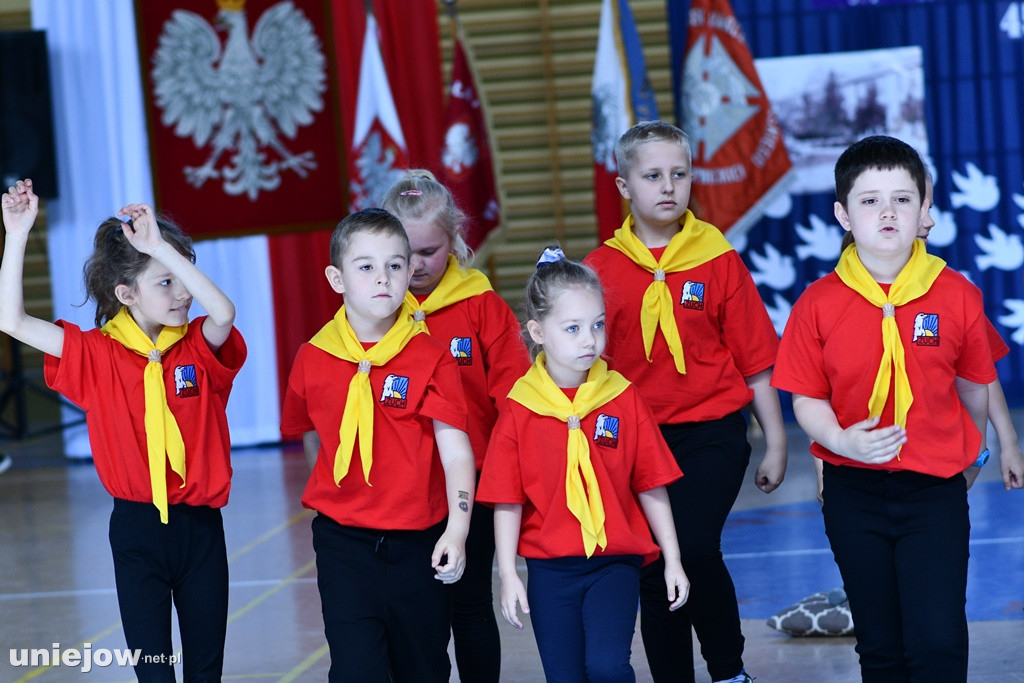 W Uniejowie świętowano 45-lecie nadania szkole imienia
