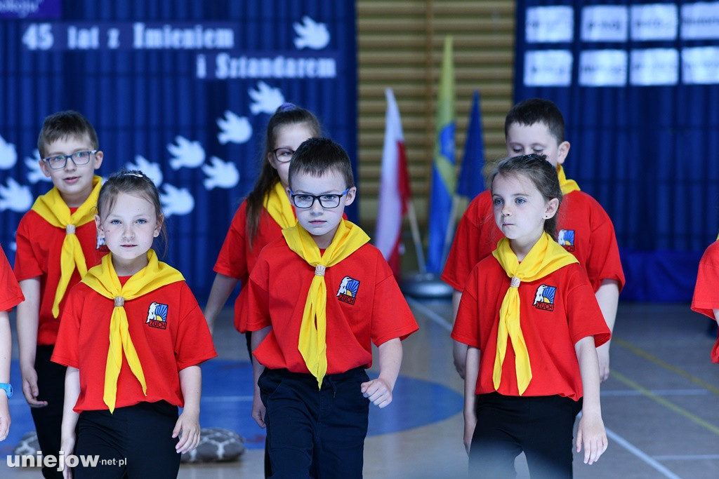W Uniejowie świętowano 45-lecie nadania szkole imienia