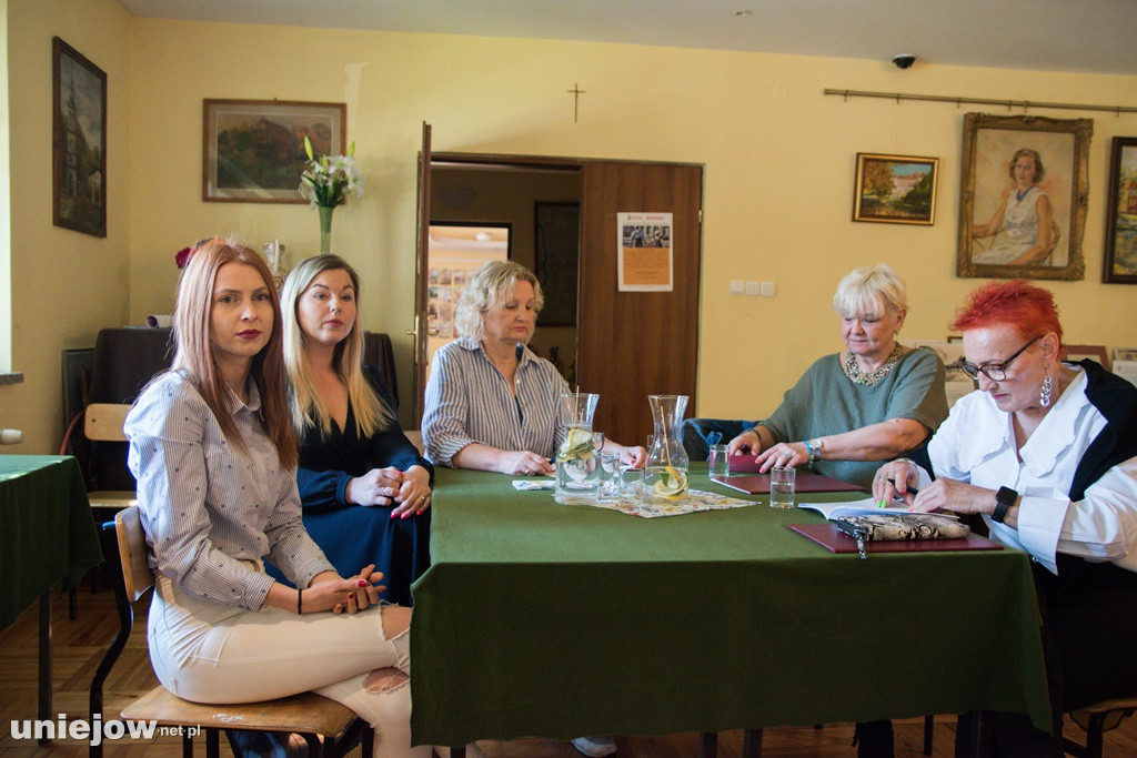 W Uniejowie organizują warsztaty jak komunikować się z seniorami