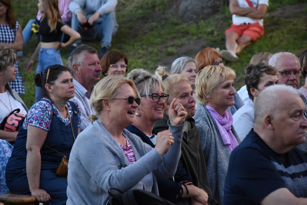 Trebunie-Tutki i soliści Uniejowskiej Grupy Wokalnej
