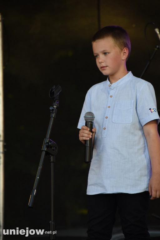 Trebunie-Tutki i soliści Uniejowskiej Grupy Wokalnej