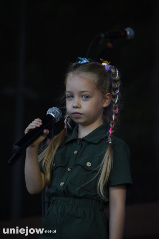 Trebunie-Tutki i soliści Uniejowskiej Grupy Wokalnej