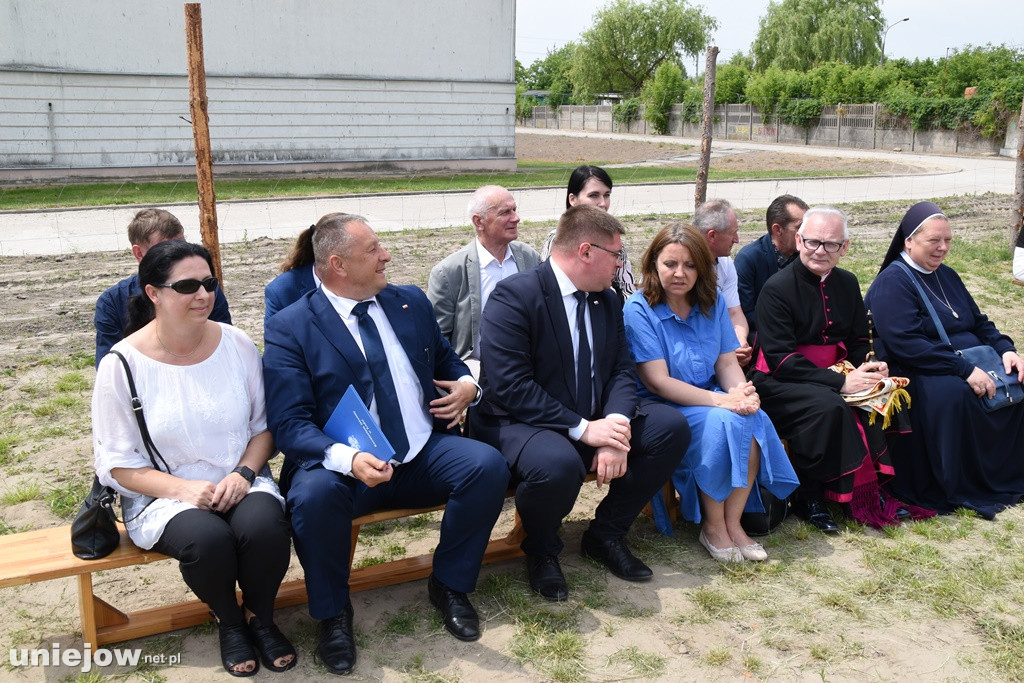 Wmurowano kamień węgielny pod budowę przedszkola integracyjnego w Uniejowie