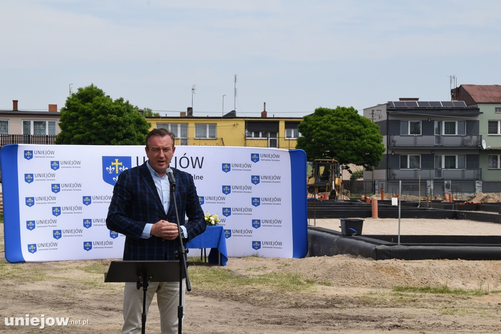 Wmurowano kamień węgielny pod budowę przedszkola integracyjnego w Uniejowie